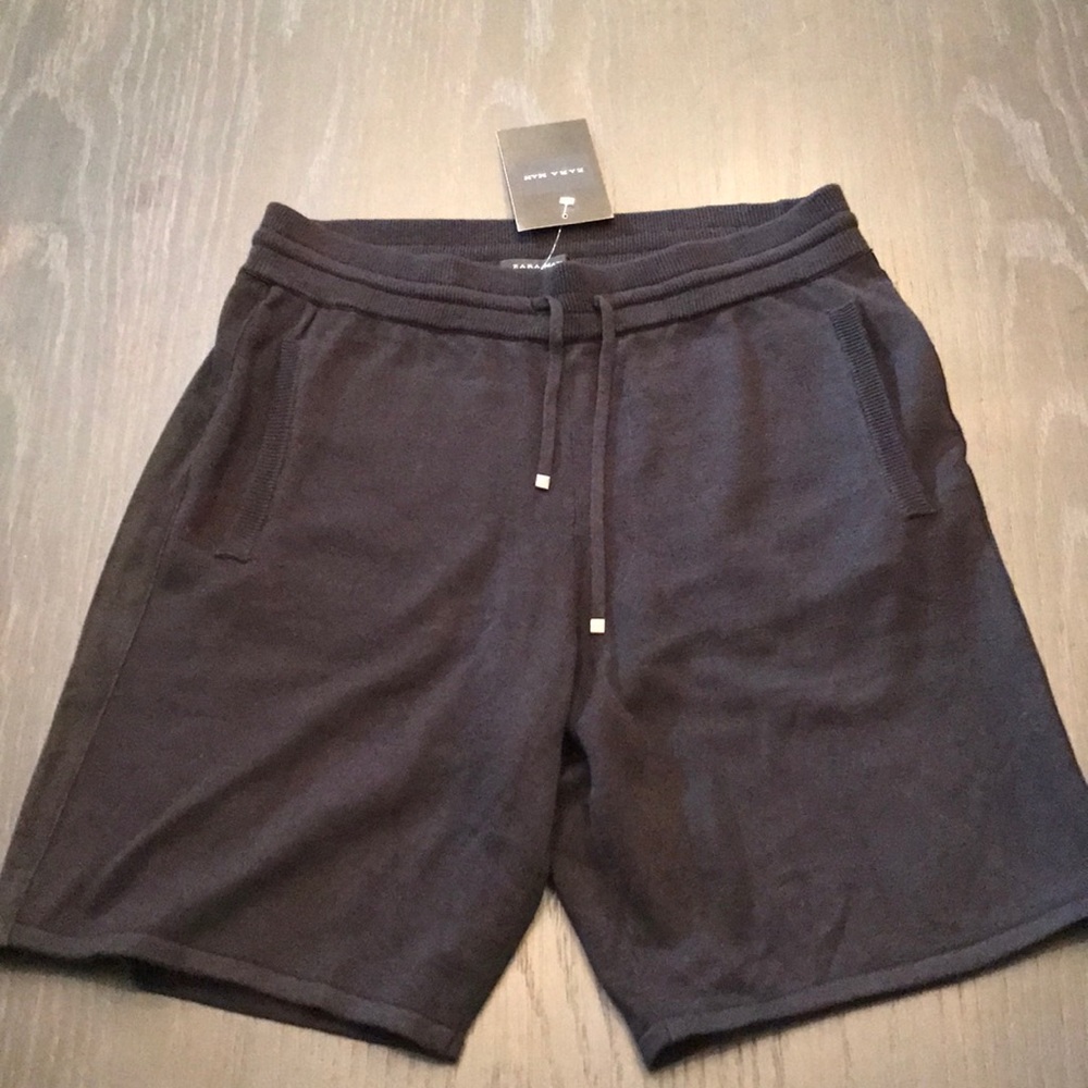 NWT MENS ZARA SHORTS SIZE MEDIUM